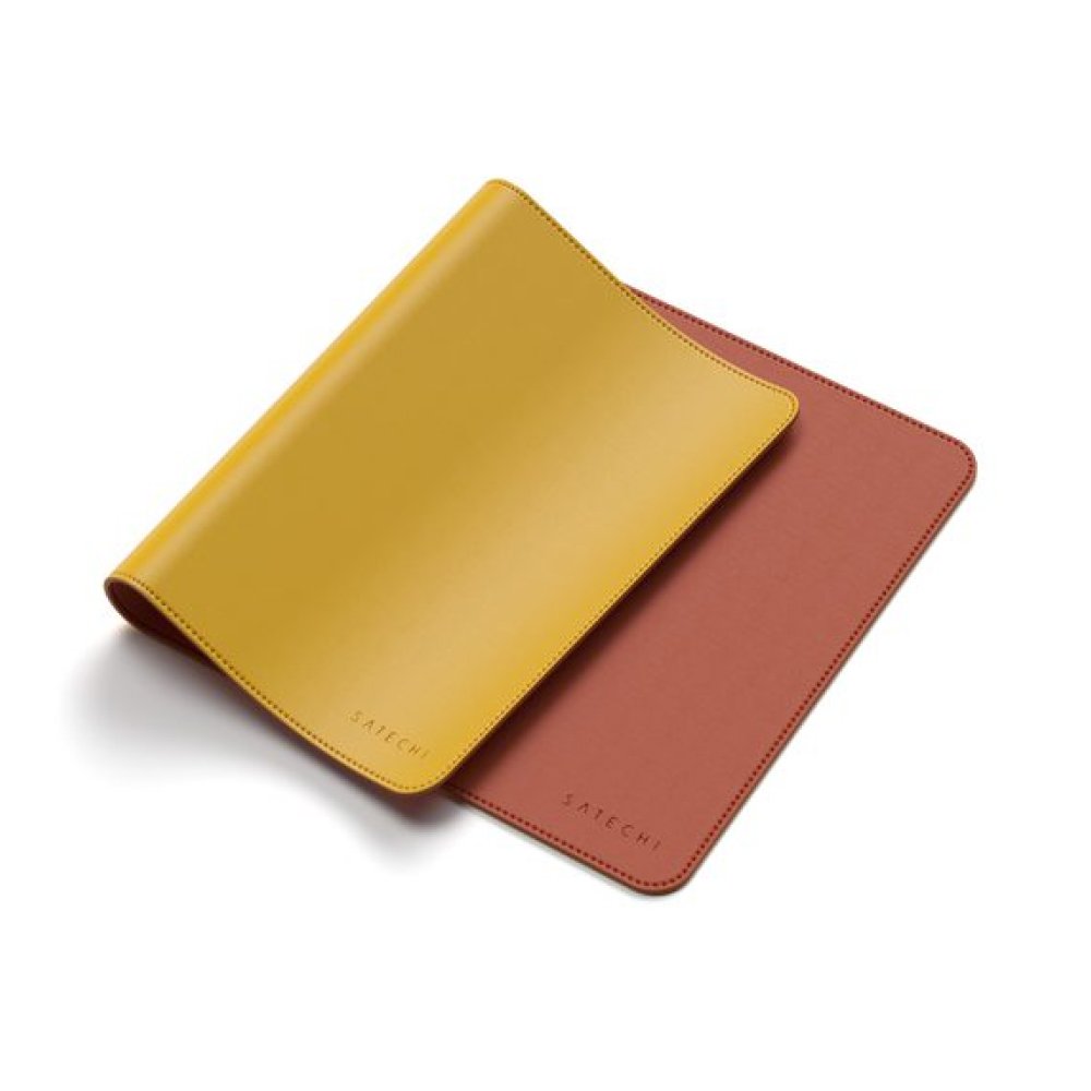 Коврик Satechi Dual Side Eco Leather Deskmate, эко-кожа 58.5*31 см. Цвет: жёлтый/оранжевый