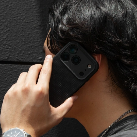 Чехол Native Union ACTIVE CASE с MagSafe для iPhone 17 Pro. Цвет: черный