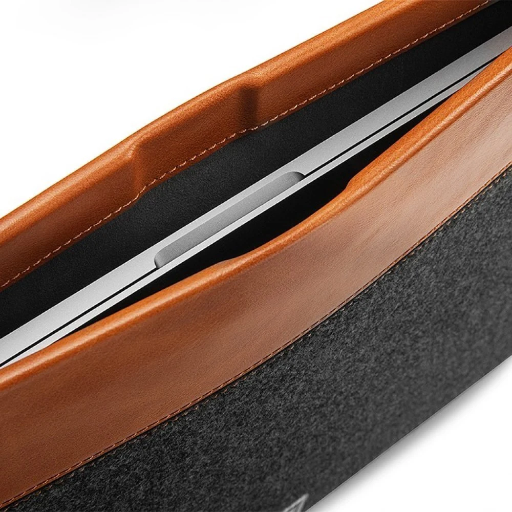 Чехол Tomtoc Laptop Sleeve Light-A16 для MacBook Air/Pro 13". Цвет: серый/коричневый